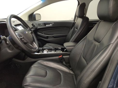 Used 2019 Ford Edge Titanium FWD image 17