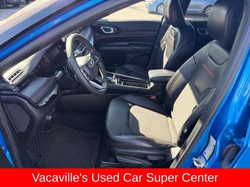 Used 2025 Jeep Compass Trailhawk AWD/4WD image 9