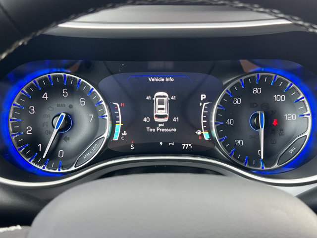 New 2027 Chrysler Pacifica Select FWD image 17
