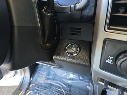 Used 2019 Ford F250 Lariat image 19