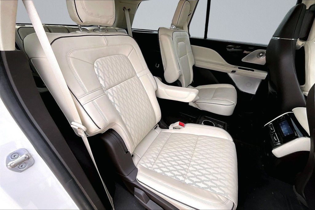 Used 2022 Lincoln Aviator Black Label AWD/4WD image 25