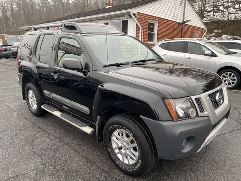 Used 2014 Nissan Xterra S image 3