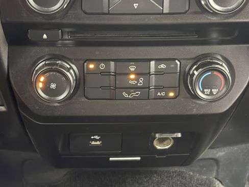 Used 2017 Ford F150 XLT w/ Trailer Tow Package image 15