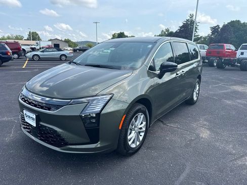 New 2027 Chrysler Pacifica Select AWD/4WD image 3