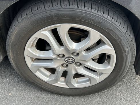 Used 2018 Toyota Yaris iA FWD image 9