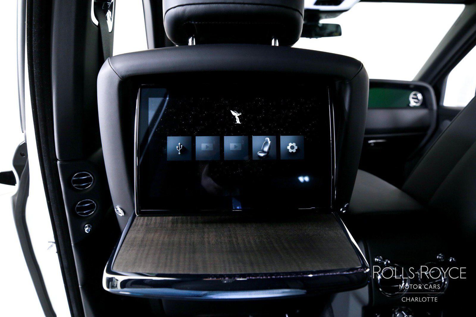 Used 2026 Rolls-Royce Cullinan AWD/4WD image 21