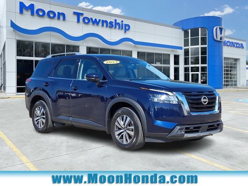 Used 2022 Nissan Pathfinder SL AWD/4WD image 1