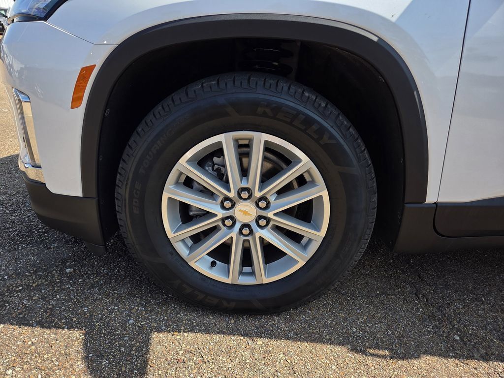 Used 2023 Chevrolet Traverse LT FWD image 31