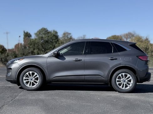 Used 2021 Ford Escape SE image 4