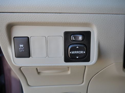 Used 2013 Toyota Corolla LE Special Edition FWD image 26