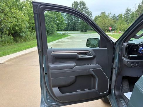 Used 2025 Chevrolet Silverado 1500 LT w/ Z71 Off-Road Package AWD/4WD image 13