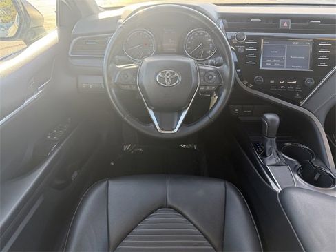 Used 2019 Toyota Camry SE image 25