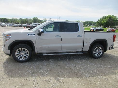 New 2026 GMC Sierra 1500 Denali AWD/4WD image 9