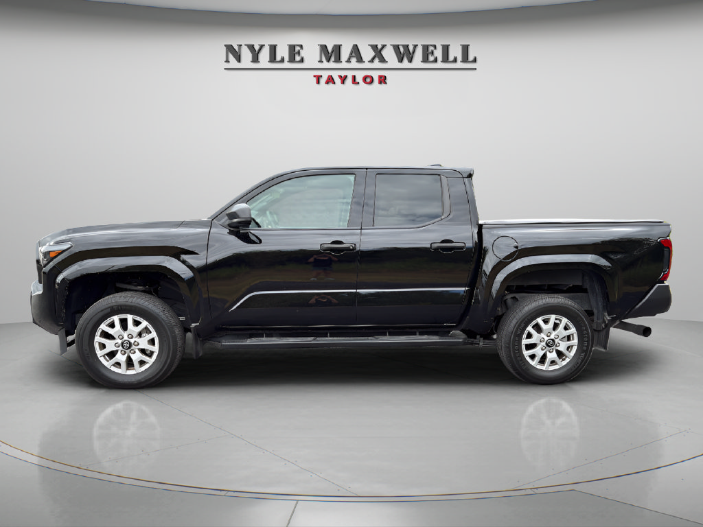 Used 2024 Toyota Tacoma SR AWD/4WD image 16