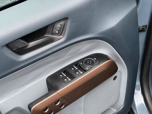 Used 2023 Ford Maverick Lariat w/ Lariat Luxury Package image 17