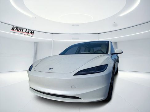 Used 2025 Tesla Model 3 Long Range image 6