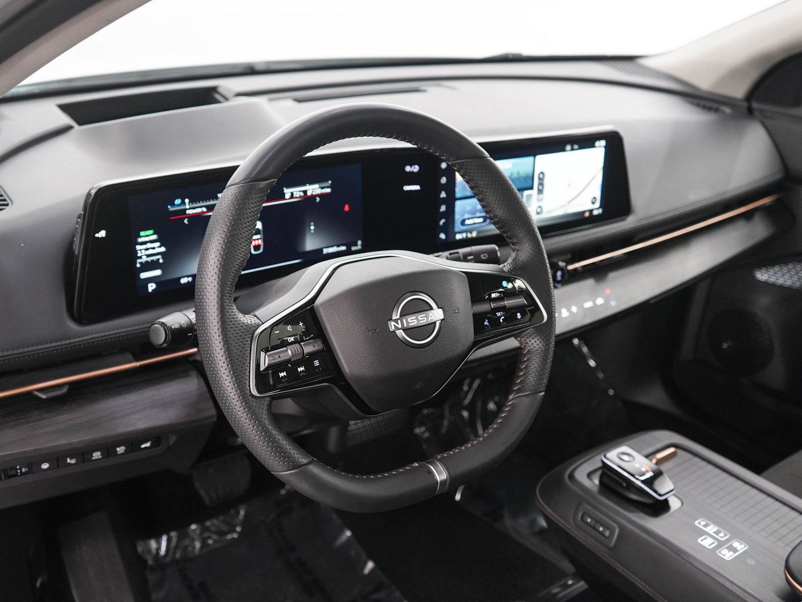 Used 2023 Nissan Ariya AWD image 22