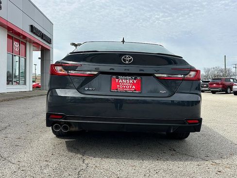 Used 2025 Toyota Camry SE image 4