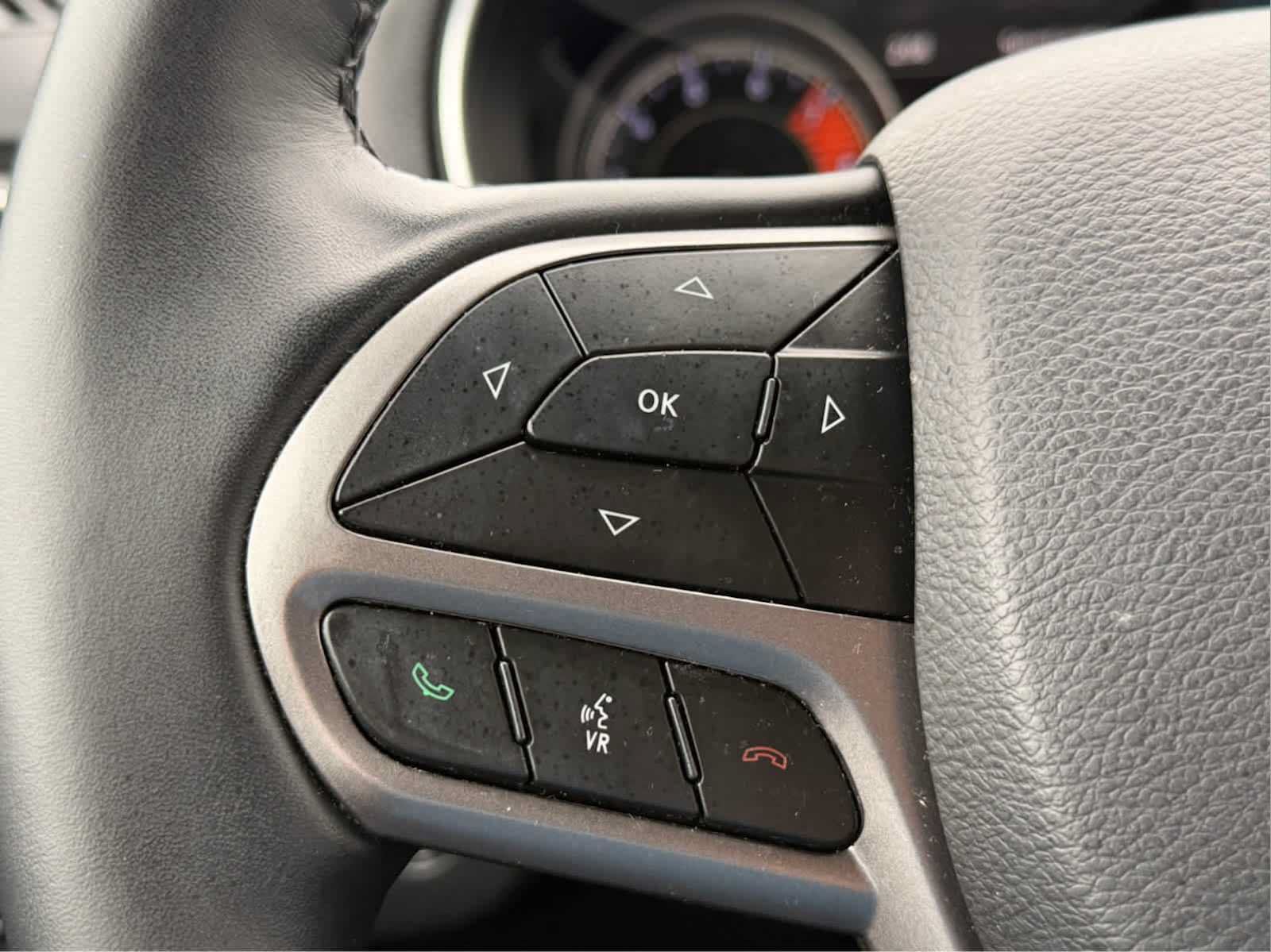 Used 2019 Jeep Cherokee Limited AWD/4WD image 13