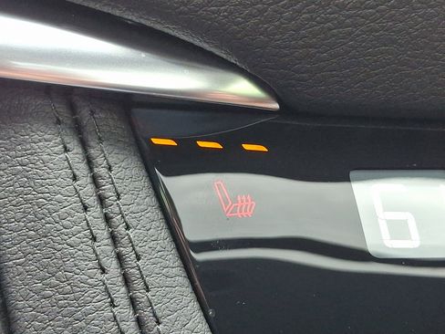 Certified 2025 Cadillac XT5 Premium Luxury image 25