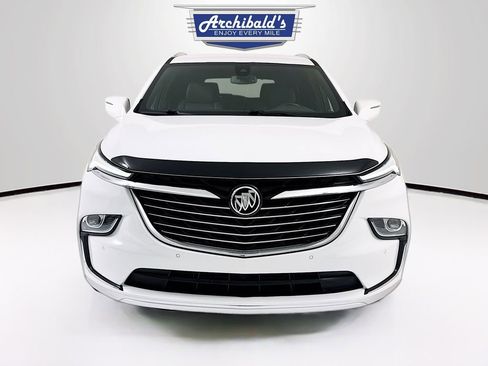 Used 2023 Buick Enclave Essence image 2