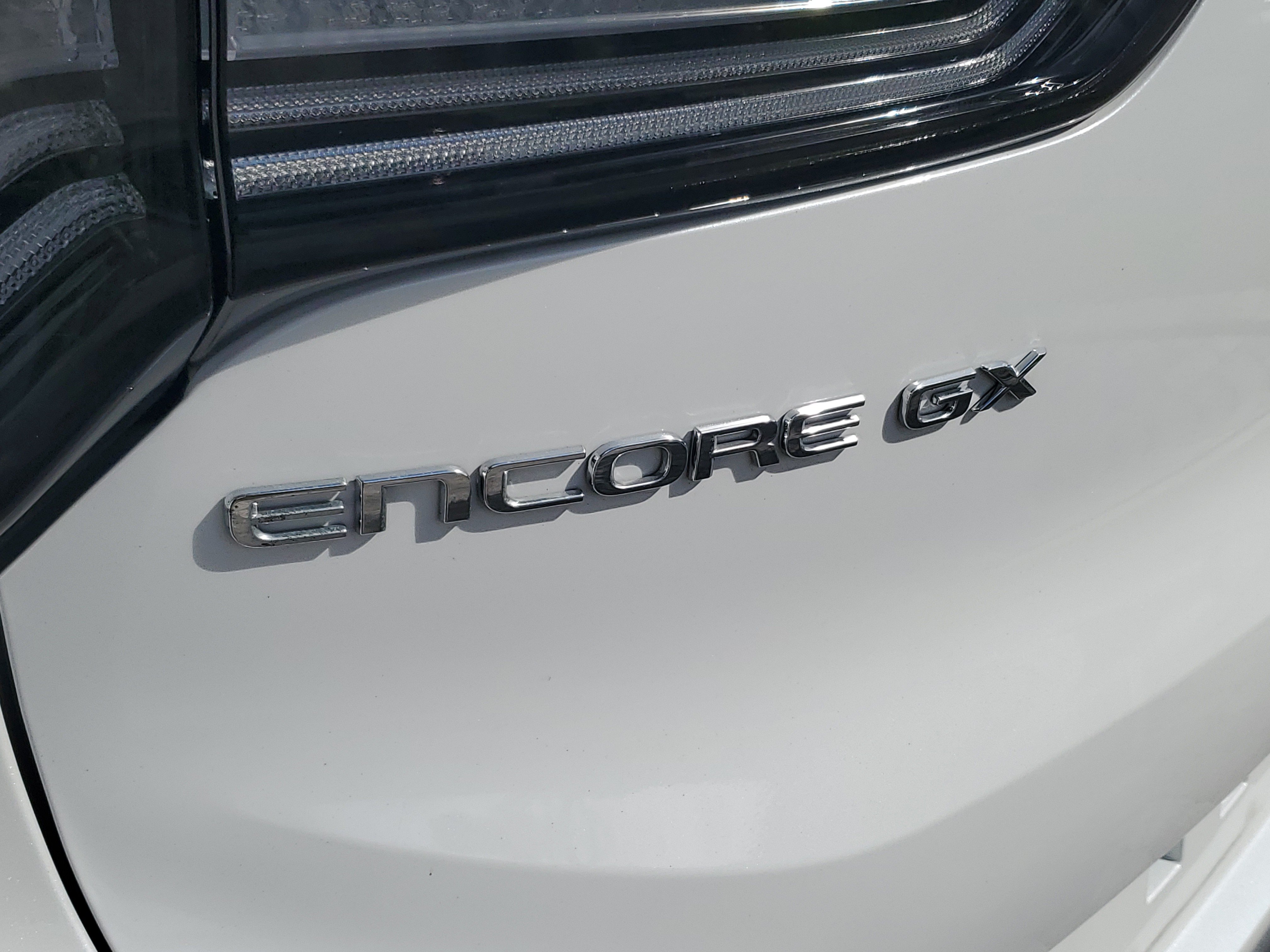 Used 2024 Buick Encore GX Avenir w/ Avenir Technology Package FWD image 8