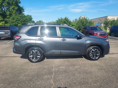 Used 2025 Subaru Forester Premium AWD/4WD image 10