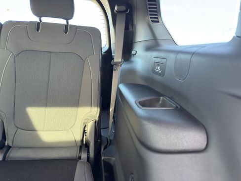 New 2026 Jeep Grand Cherokee L 4WD image 36