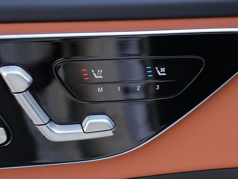 Used 2025 Mercedes-Benz C 300 Sedan image 46