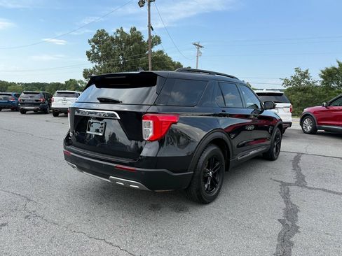 Used 2022 Ford Explorer XLT w/ Equipment Group 202A RWD image 6