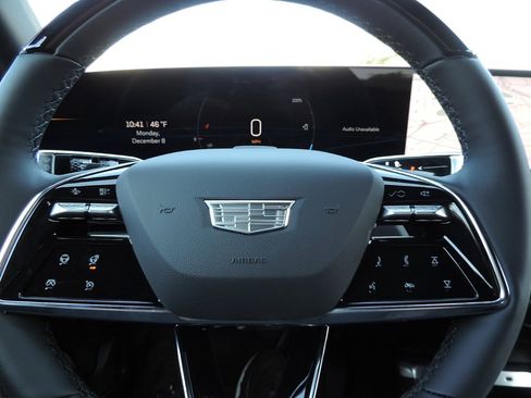 New 2026 Cadillac Lyriq Premium Luxury image 24