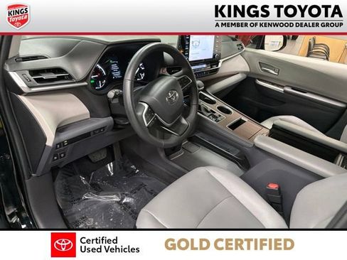 Used 2023 Toyota Sienna XLE FWD image 20