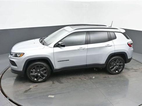New 2026 Jeep Compass Latitude w/ Sun and Sound Group AWD/4WD image 39
