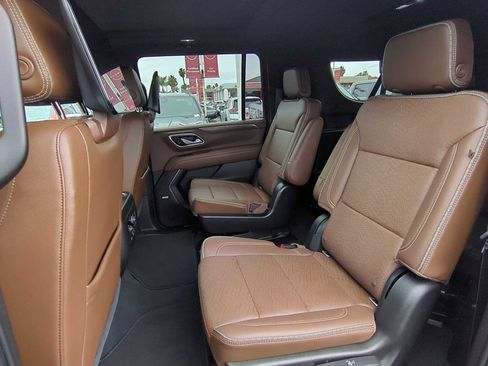 Used 2021 Chevrolet Suburban High Country image 25