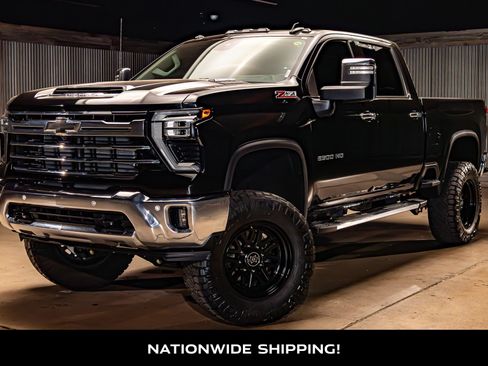 Used 2024 Chevrolet Silverado 2500 LTZ w/ LTZ Premium Package AWD/4WD image 4