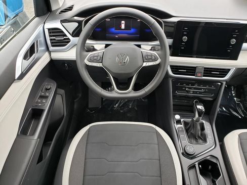 New 2026 Volkswagen Taos SE AWD/4WD image 10