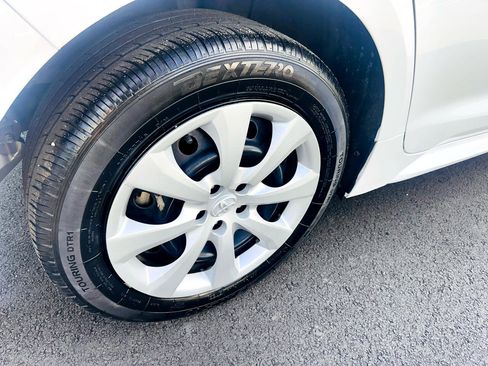 Used 2021 Toyota Corolla LE image 14