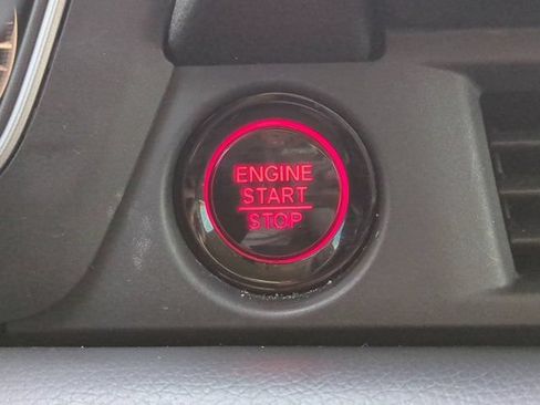 Used 2025 Honda Pilot EX-L image 26