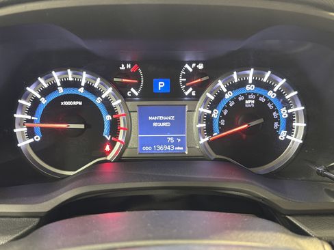Used 2014 Toyota 4Runner SR5 RWD image 14