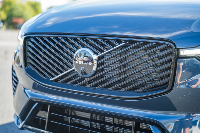 New 2027 Volvo XC60 T8 Plus AWD/4WD image 12