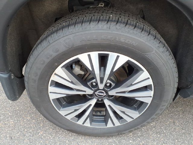 Used 2023 Nissan Rogue SV AWD/4WD image 11