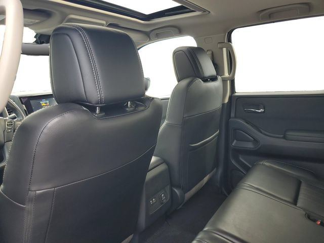 Used 2024 Nissan Frontier SL w/ Technology Package RWD image 28