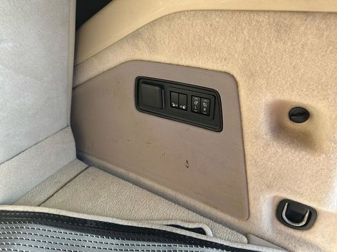 Used 2021 Cadillac Escalade Premium Luxury image 36