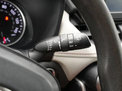 Used 2022 Toyota RAV4 XLE FWD image 28