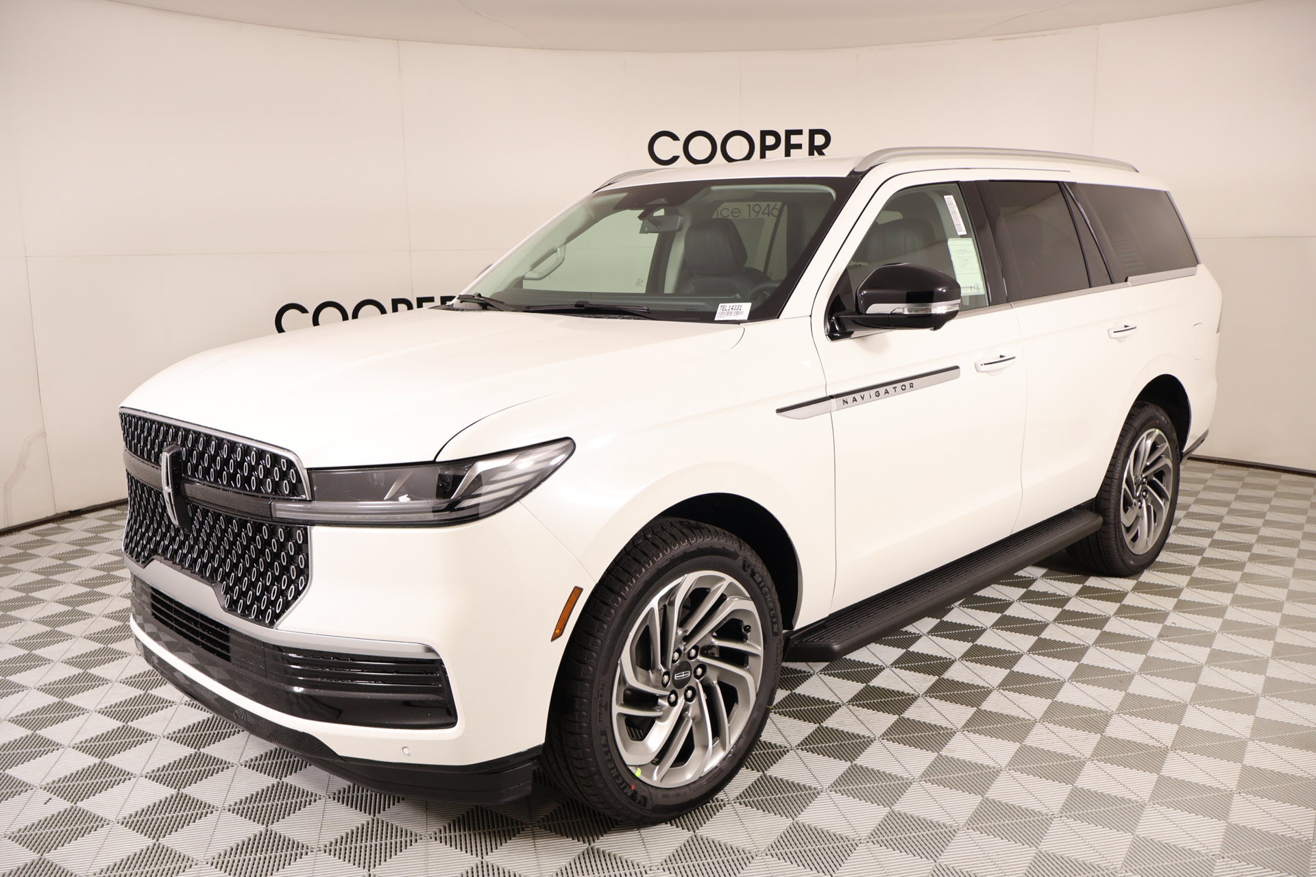New 2026 Lincoln Navigator Premiere AWD/4WD image 10