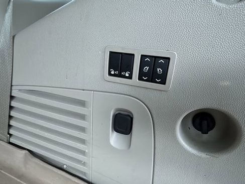 Used 2018 GMC Yukon Denali w/ Open Road Package image 37