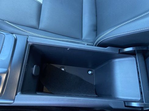 Used 2025 Toyota Camry SE FWD image 35