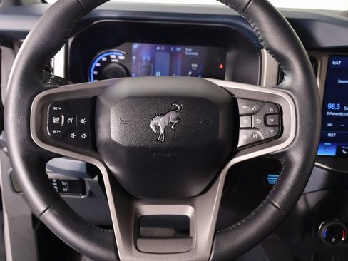 Used 2024 Ford Bronco Outer Banks image 4