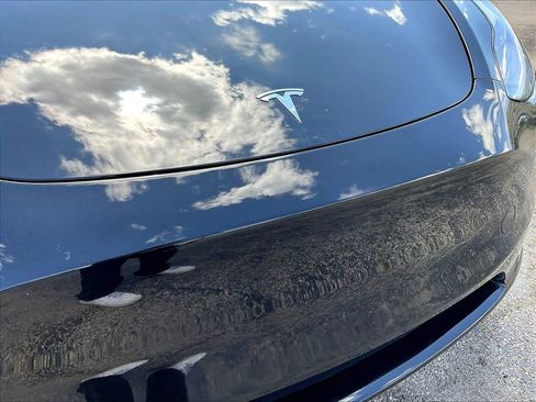 Used 2024 Tesla Model Y Long Range AWD/4WD image 32