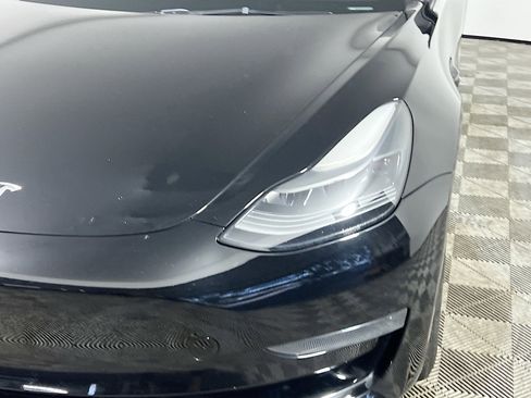 Used 2023 Tesla Model 3 Standard Range image 12
